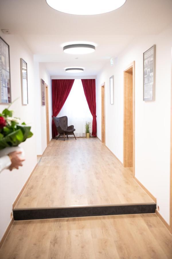 Hotel Zu Den Drei Kronen Seligenstadt Ngoại thất bức ảnh