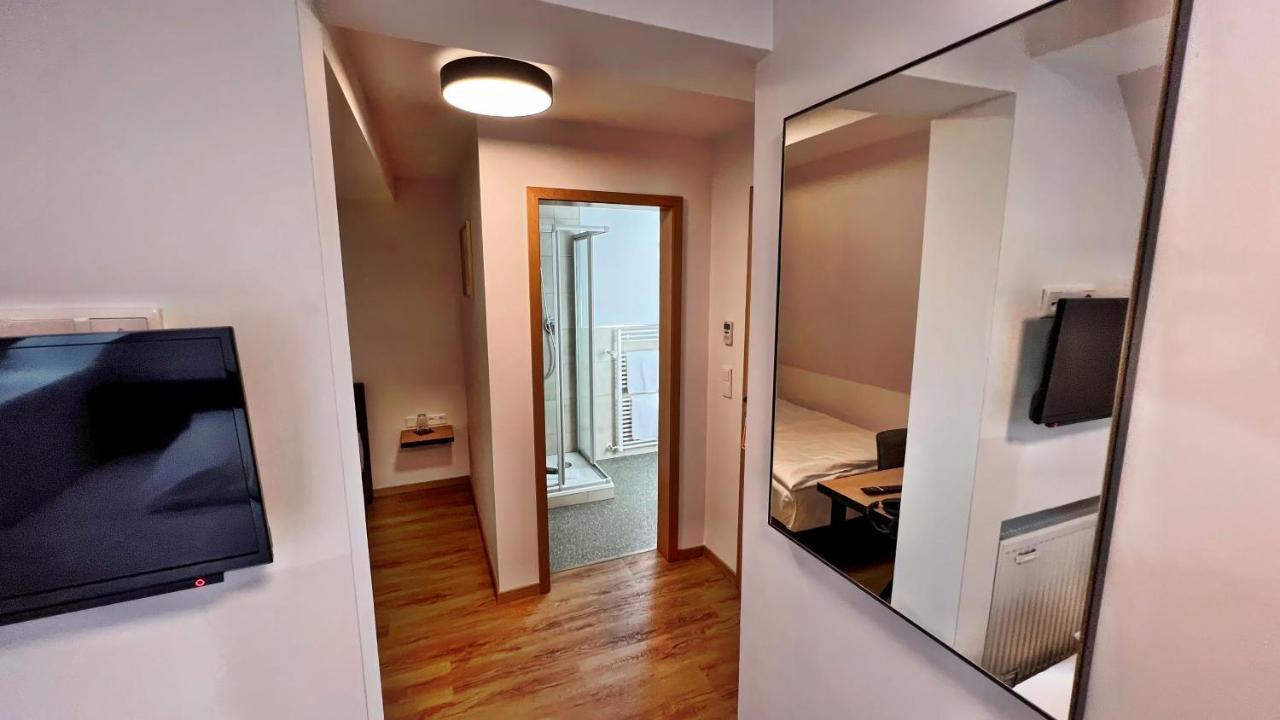 Hotel Zu Den Drei Kronen Seligenstadt Ngoại thất bức ảnh