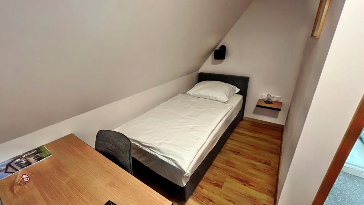 Hotel Zu Den Drei Kronen Seligenstadt Ngoại thất bức ảnh
