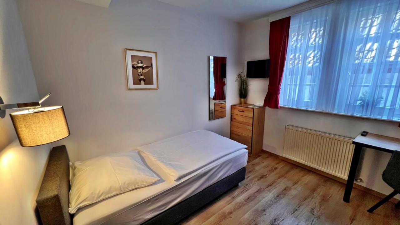 Hotel Zu Den Drei Kronen Seligenstadt Ngoại thất bức ảnh