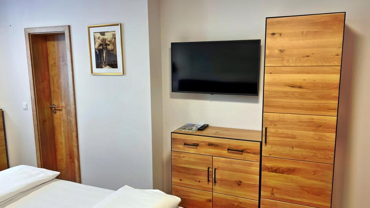 Hotel Zu Den Drei Kronen Seligenstadt Ngoại thất bức ảnh
