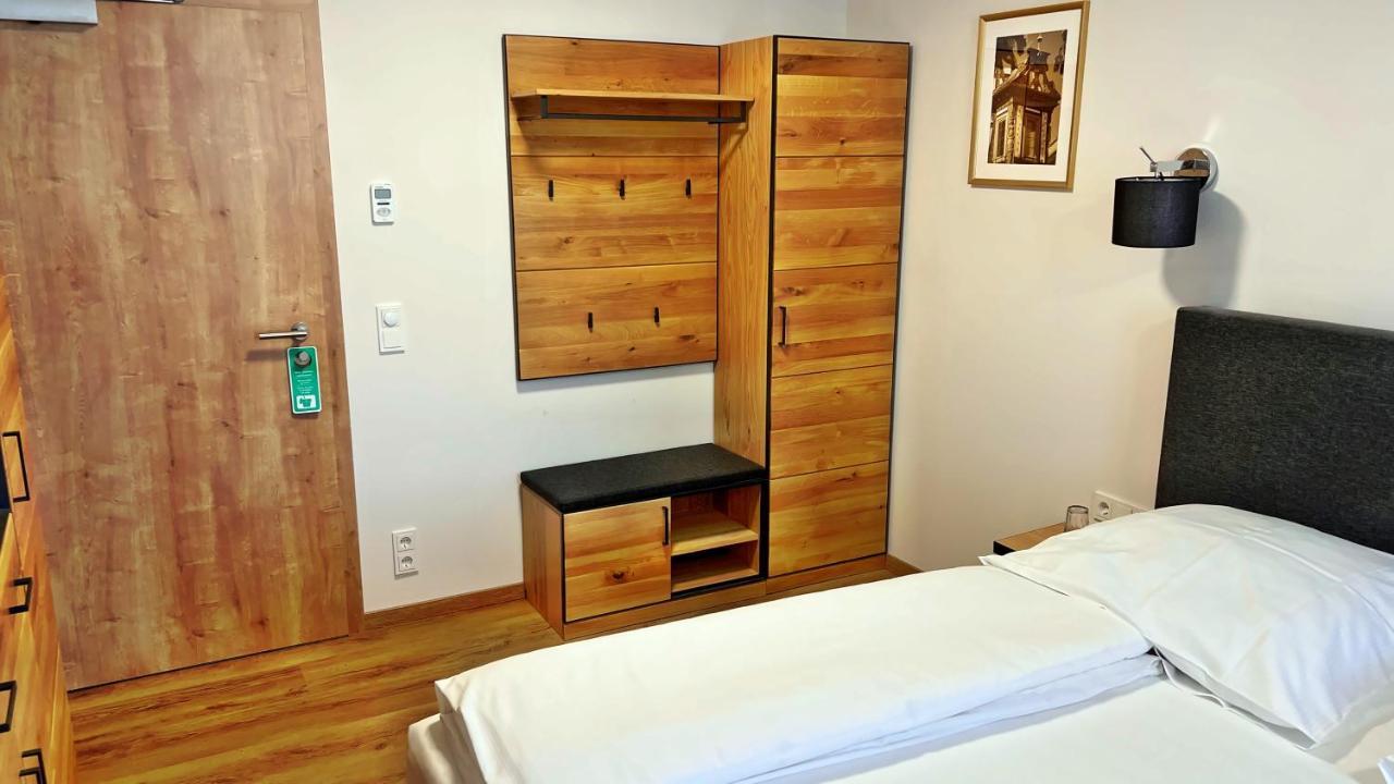 Hotel Zu Den Drei Kronen Seligenstadt Ngoại thất bức ảnh