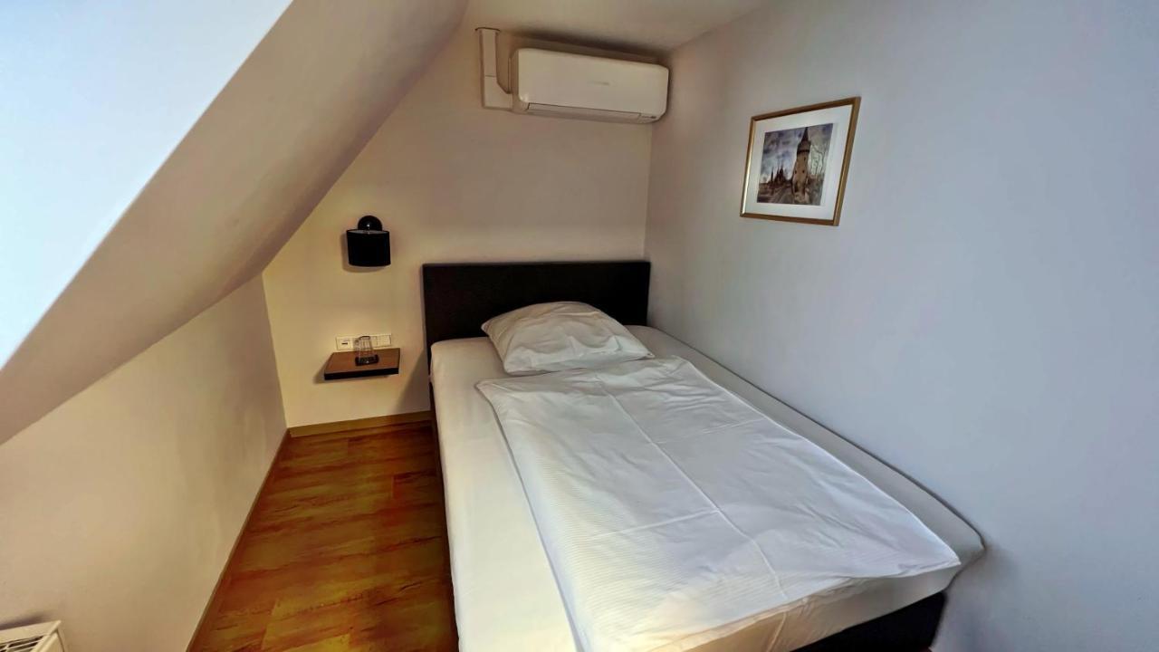Hotel Zu Den Drei Kronen Seligenstadt Ngoại thất bức ảnh