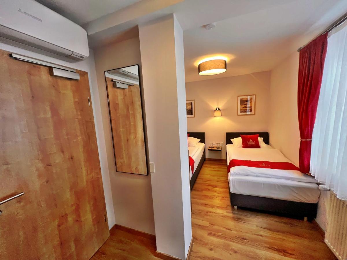 Hotel Zu Den Drei Kronen Seligenstadt Ngoại thất bức ảnh