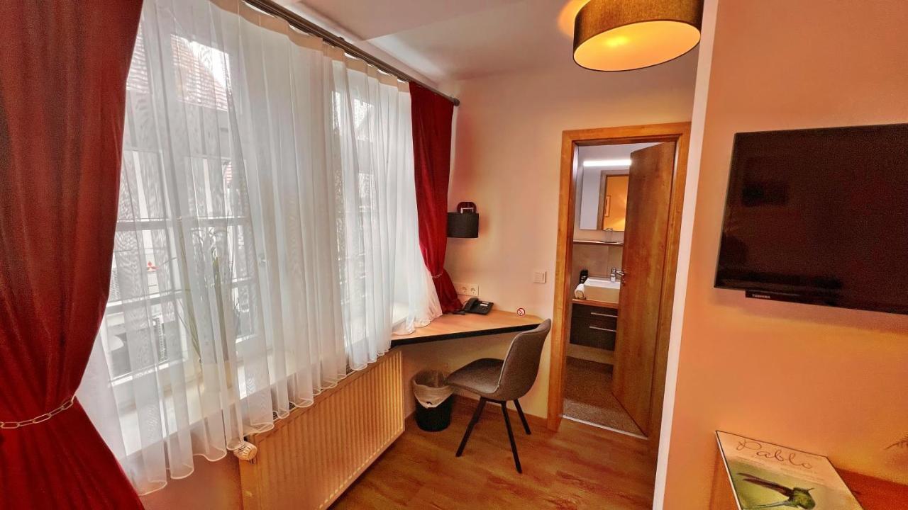Hotel Zu Den Drei Kronen Seligenstadt Ngoại thất bức ảnh