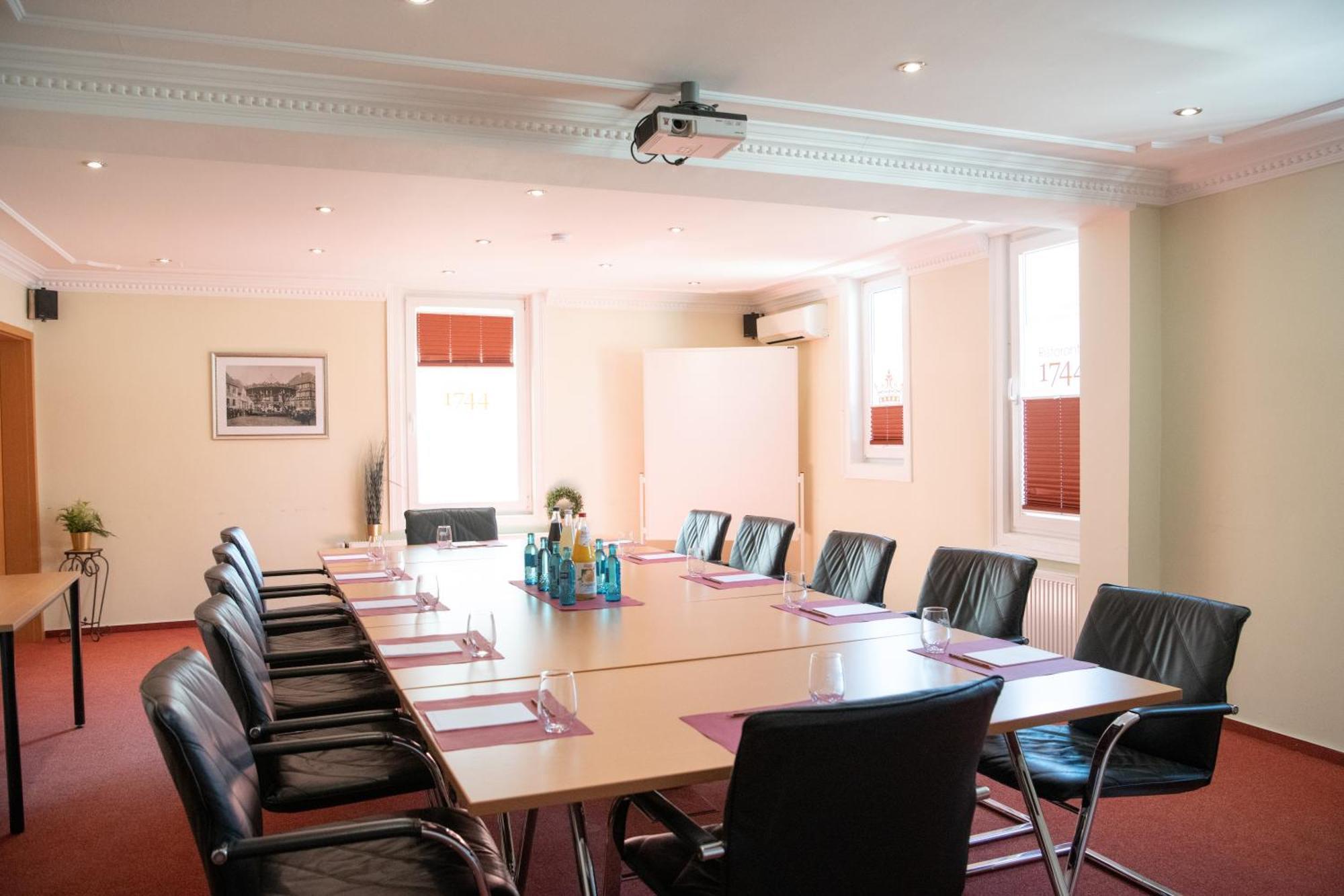 Hotel Zu Den Drei Kronen Seligenstadt Ngoại thất bức ảnh