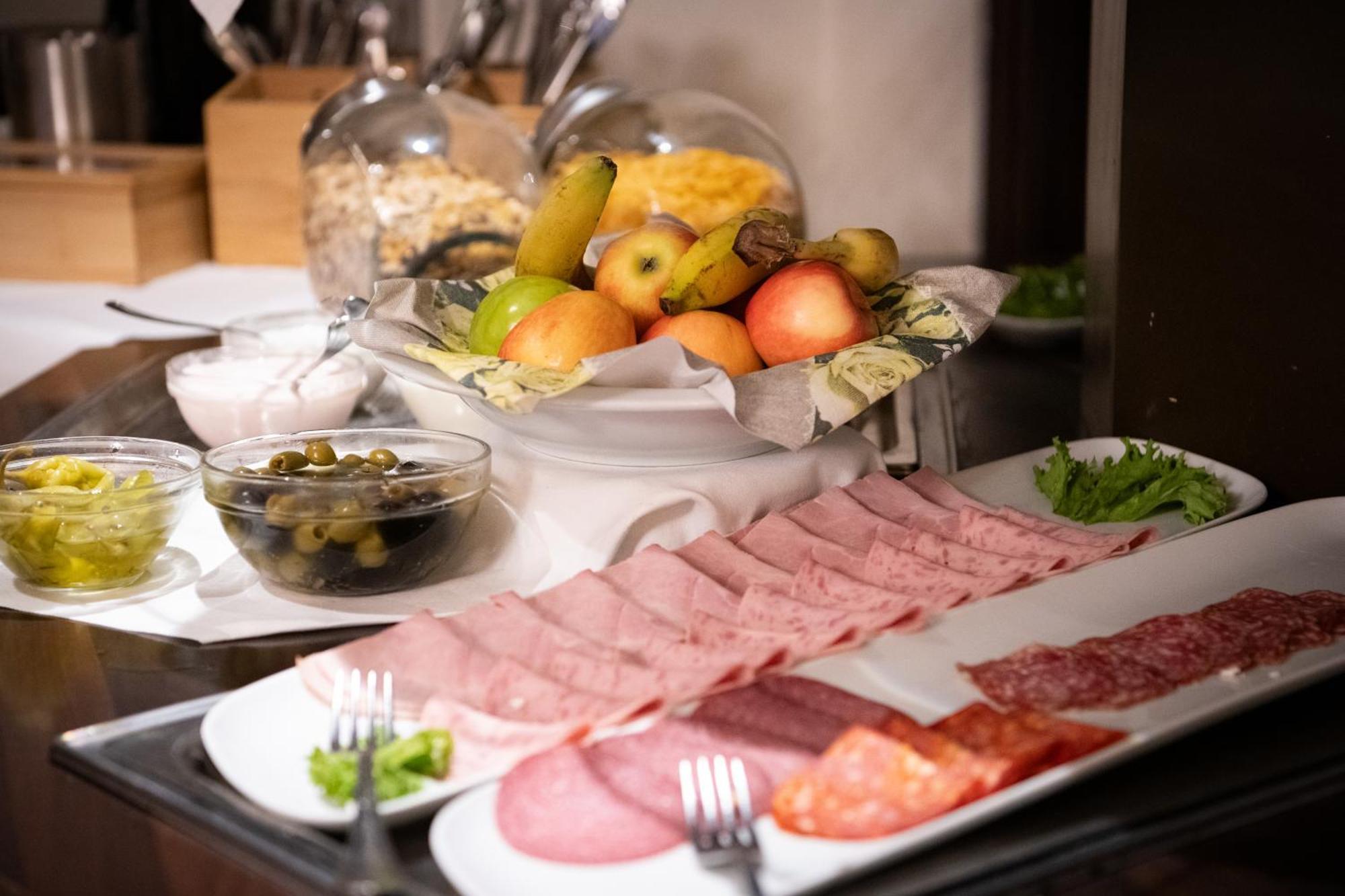 Hotel Zu Den Drei Kronen Seligenstadt Ngoại thất bức ảnh
