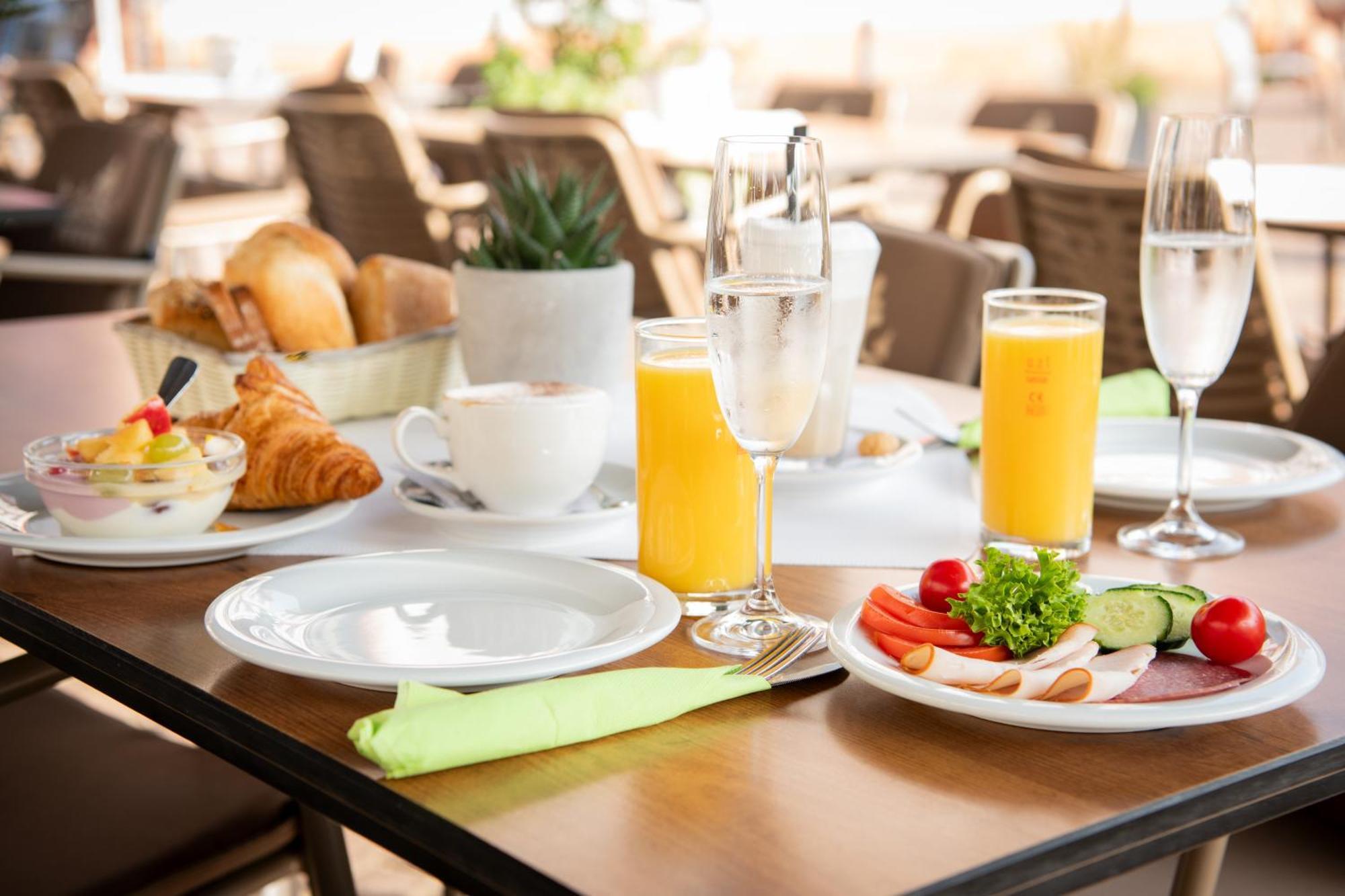 Hotel Zu Den Drei Kronen Seligenstadt Ngoại thất bức ảnh