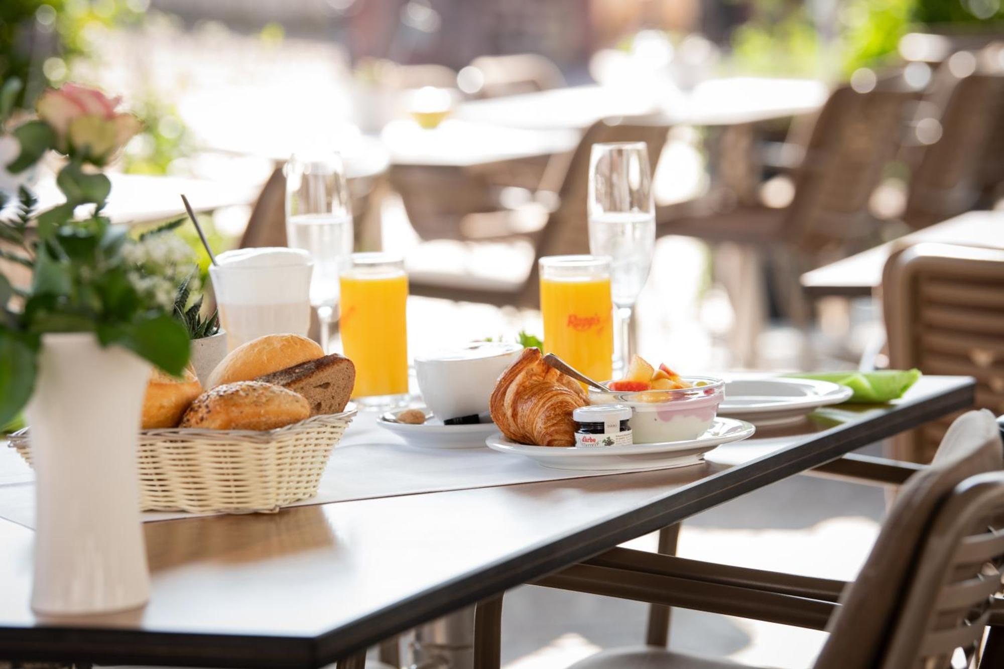 Hotel Zu Den Drei Kronen Seligenstadt Ngoại thất bức ảnh
